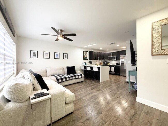 Photo - 13240 SW 17th Ln Apartment Unit 1