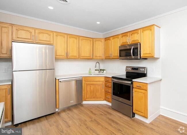 Building Photo - 202 S Lincoln Ave Unit APT B