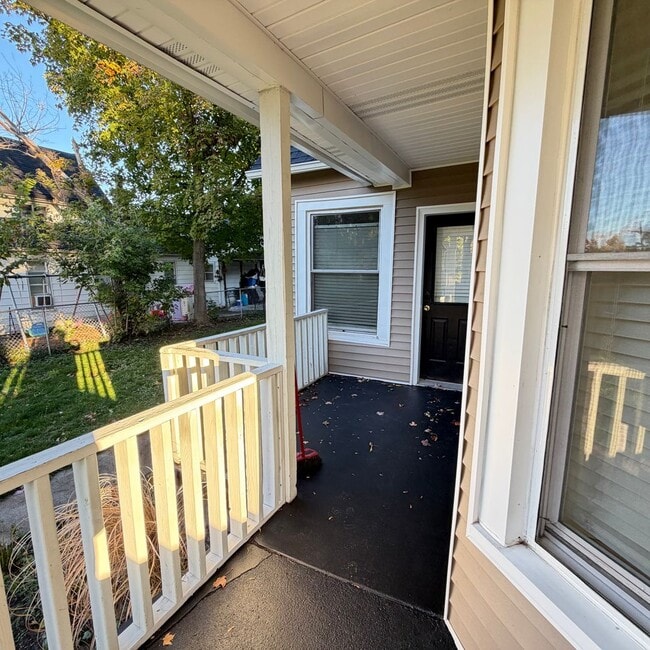 Photo - Large 3 bedroom home with a den!