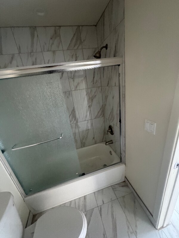 Photo - 1193 N Ardmore Ave Unidad 11