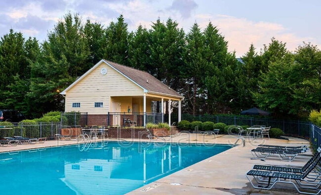 Photo - 457 Woodbark Ct