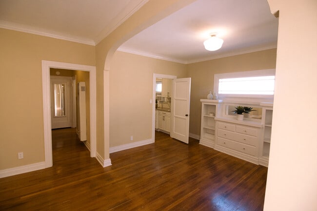 Comedor - 233 Avenue E Unidad B