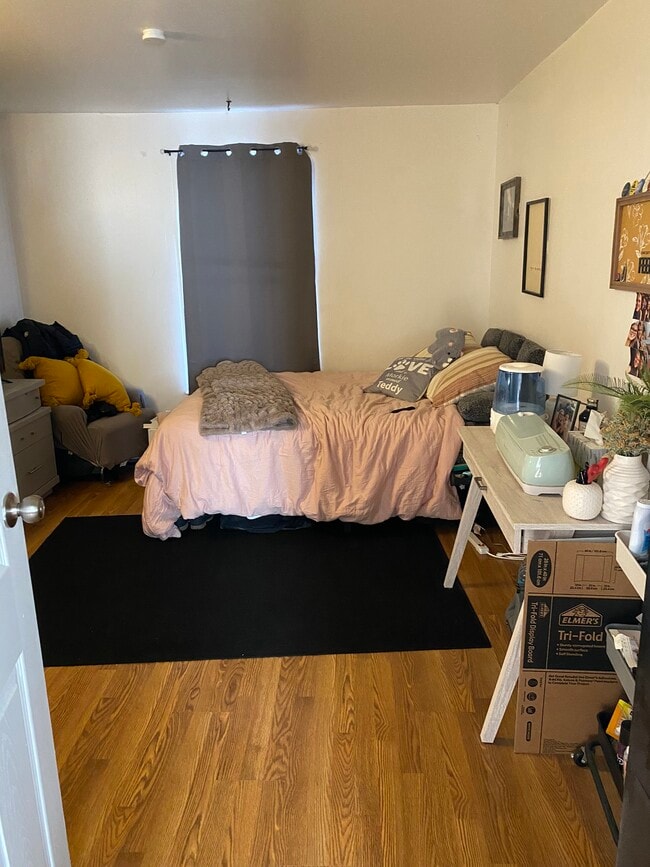 Photo - 1025 W King St Unit 1