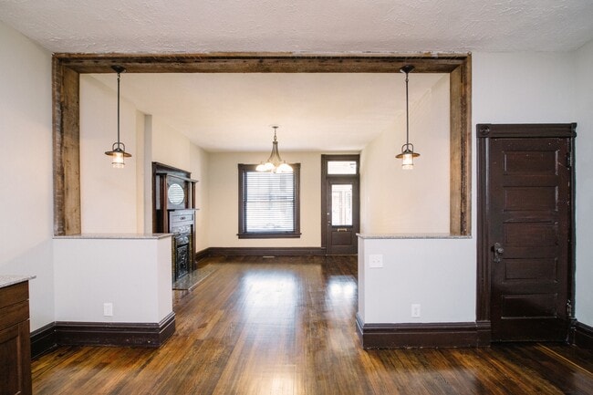 Photo - 3151 Arsenal St