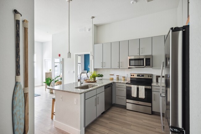 Building Photo - Waverly Terrace Rental