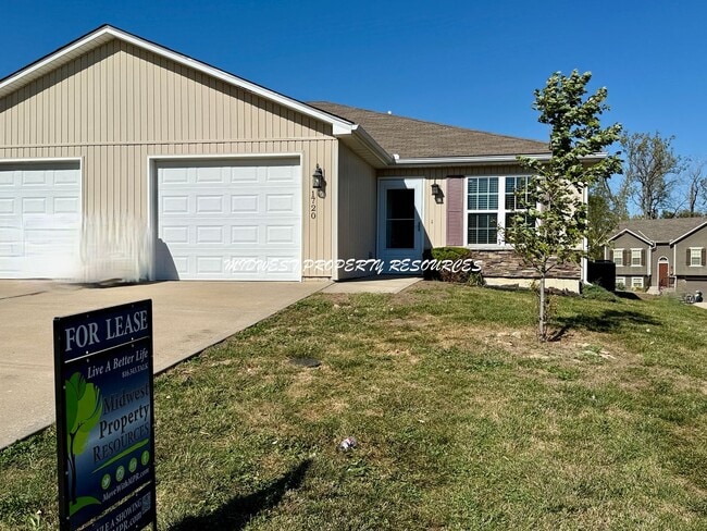 Building Photo - Freshly Updated, One Level Ranch, No Steps...