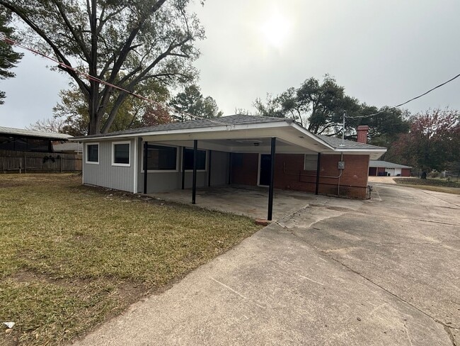 Photo - Newly Renovated 4 Bedroom 2 bath Home in Southern Hills