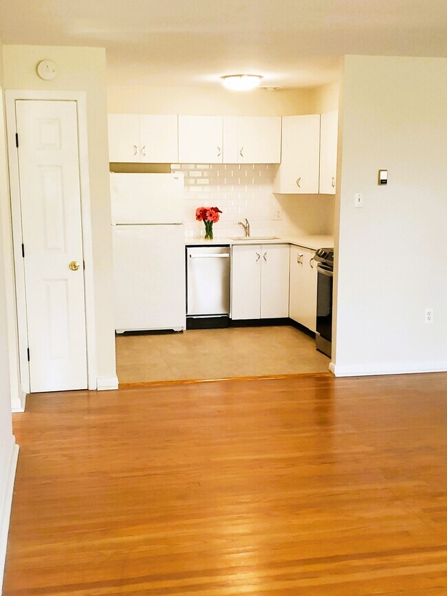 Photo - 1334 Montgomery Ave Condo