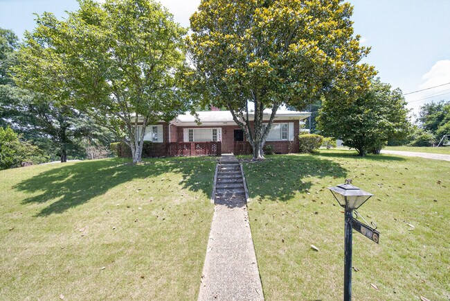 Photo - 606 Harper Rd
