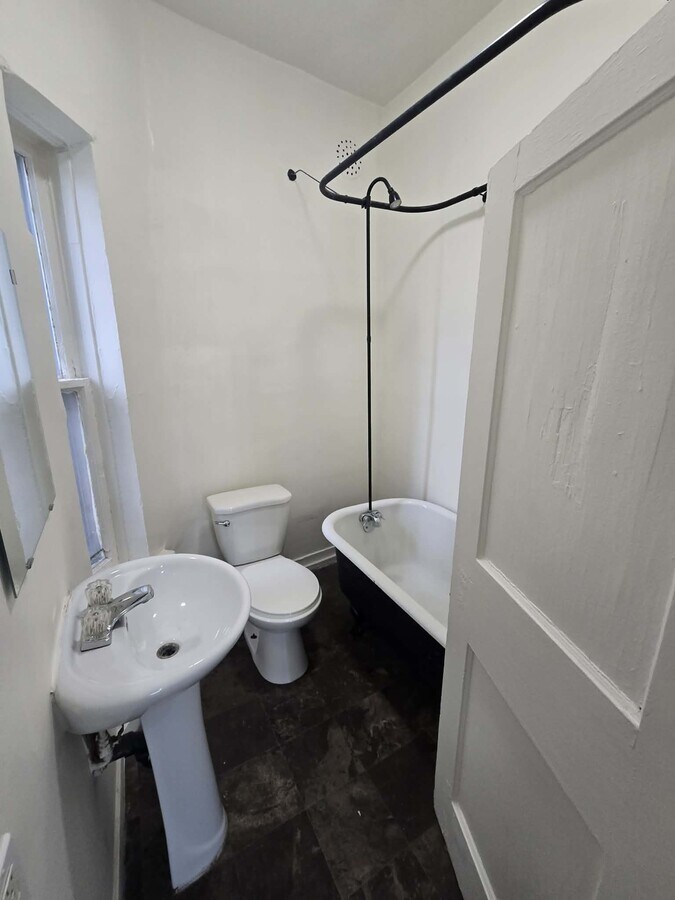 Photo - 501 McMillan Ave Unité 12A