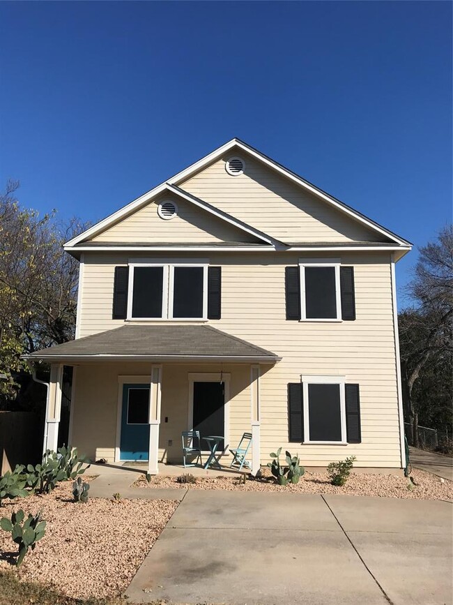 Building Photo - 1307 Walnut Ave