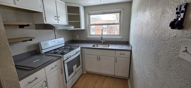 Photo - 2 bedroom renovated apartment in Norristown