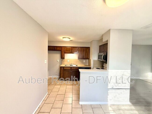 Photo - 118 Maple St Unit A