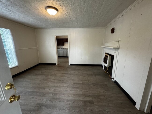 Building Photo - 305 Lineberger St