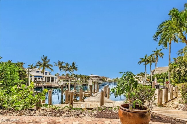 Building Photo - 1825 6th St S