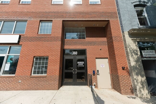 Photo - Spacious 2BR Apartment in the Heart of Downtown with Private Garage Parking