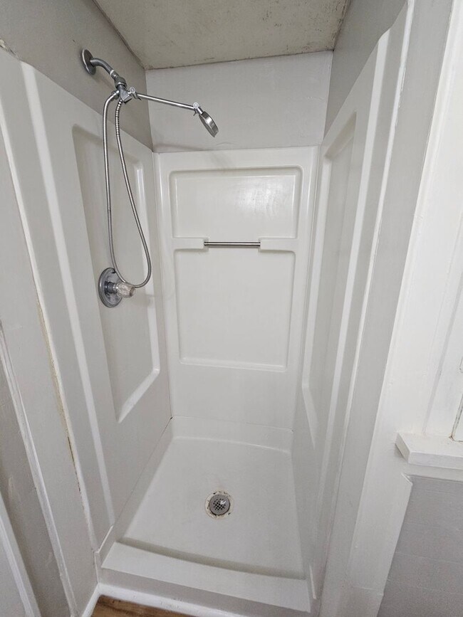 Photo - 303KENT Unit B