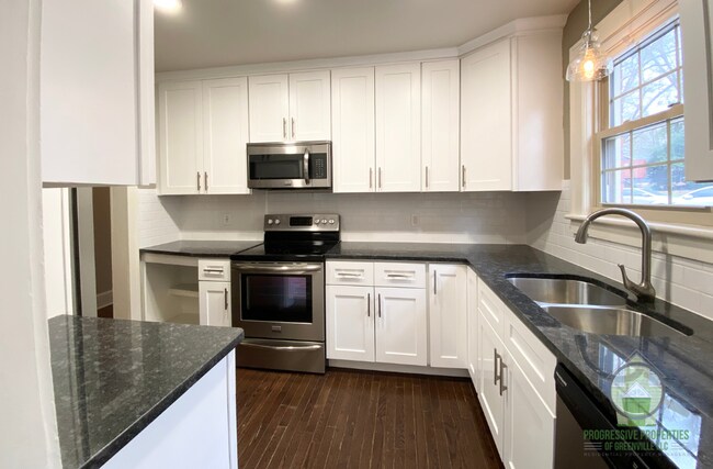 Photo - 210 W Faris Rd