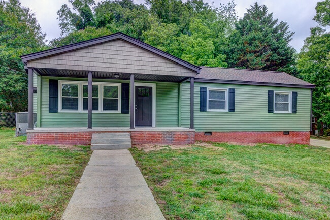 Photo - 207 Ramsey St