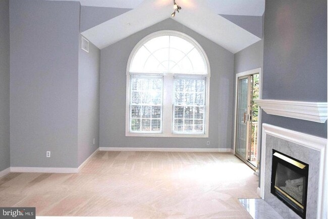 Building Photo - 12249 Fairfield House Dr Unit 411B