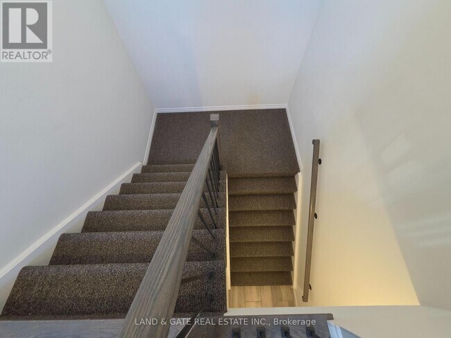 Photo - 631 Bloor St E Unit 2
