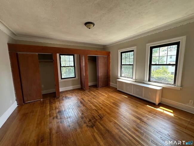 304 Edgewood St