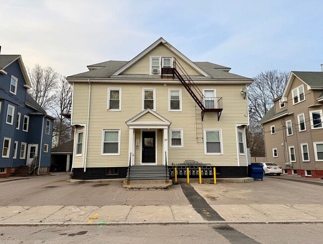 Building Photo - 29 John St Unit 8