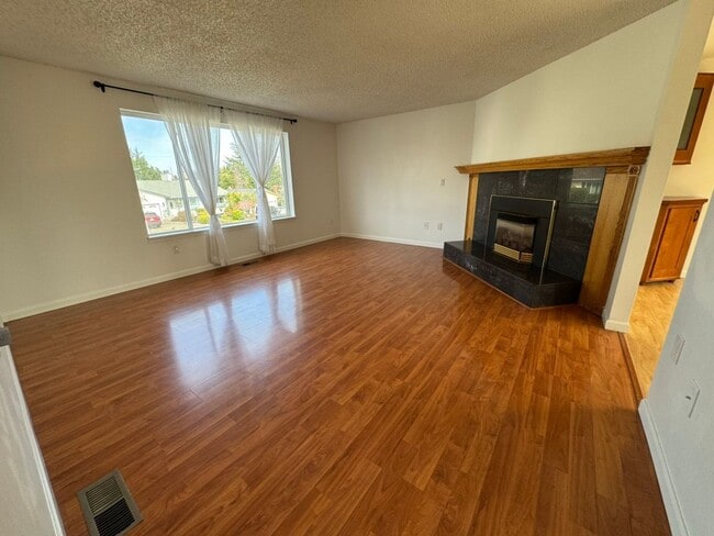 Photo - 4Bd/2.25Ba Kent House