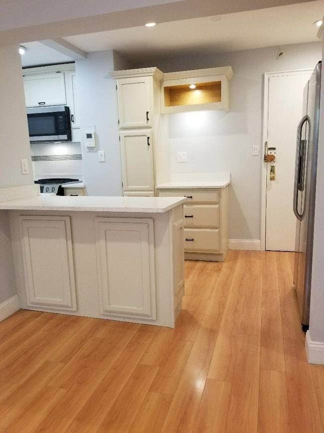 Building Photo - 140-17 84th Dr Unit 5-F