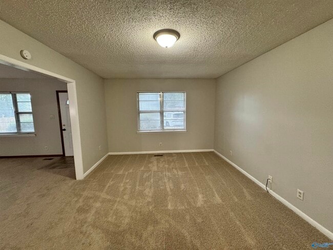Photo - 3812 Melody Cir NE