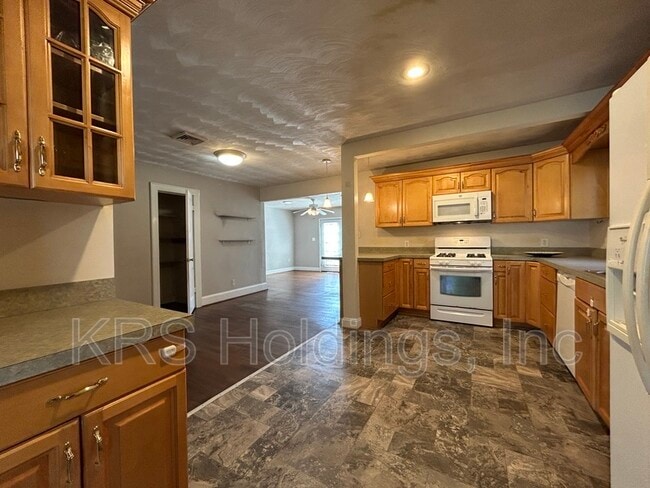 409 E Lorengo Ave