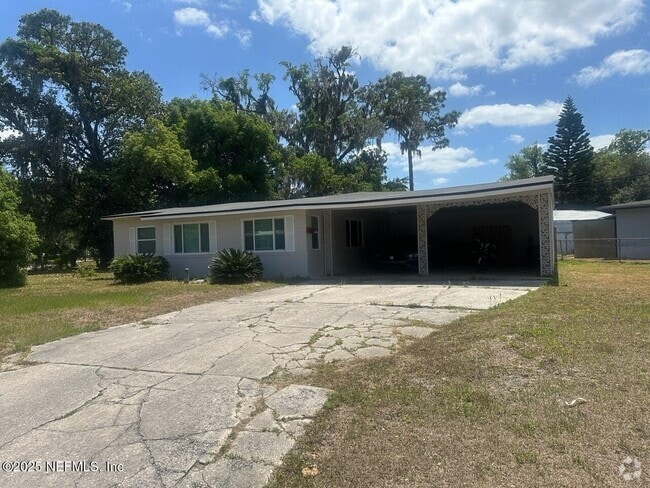 Building Photo - 5330 Oak Forest Dr Rental
