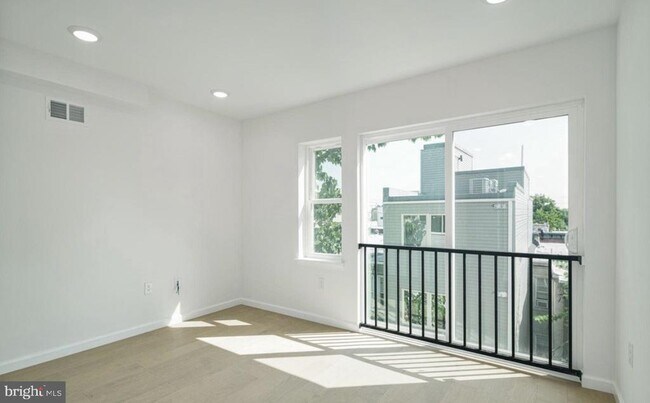 Photo - 2634 Manton St Unidad 2