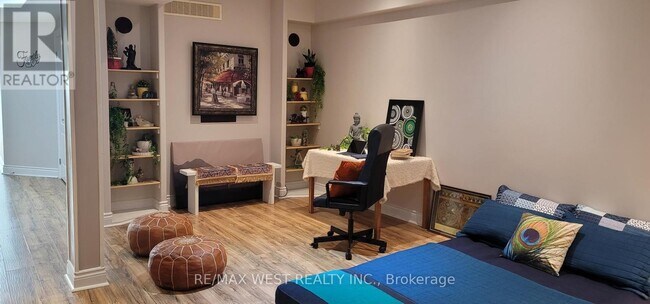 Photo - 171 Westmeadow Dr