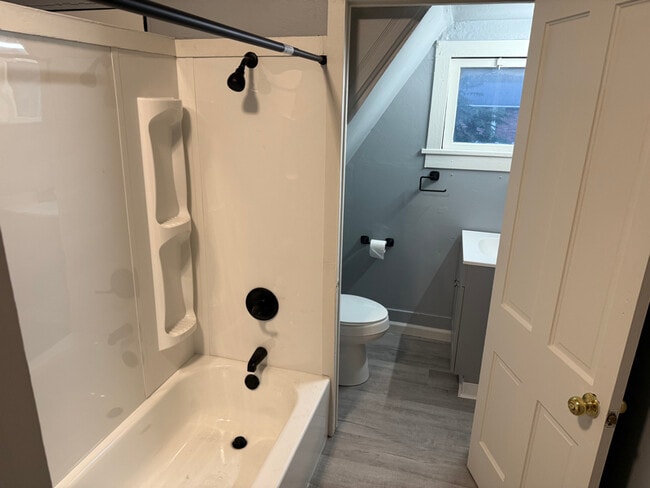 Photo - 2521 Stoney Ridge Rd Unit 9 - Apartment Upstairs