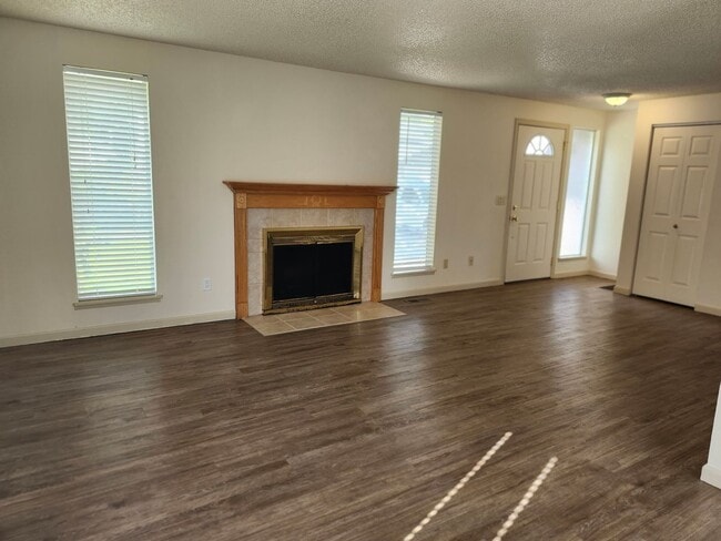 Photo - 464 Mainmast Ct