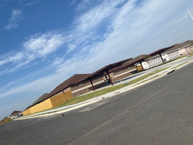 Photo - 1100 W La Pointe Ave Unit 3