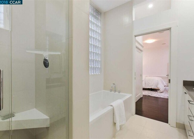 Photo - 756 Washington St