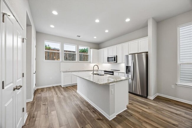 Photo - 320 Creek Rd