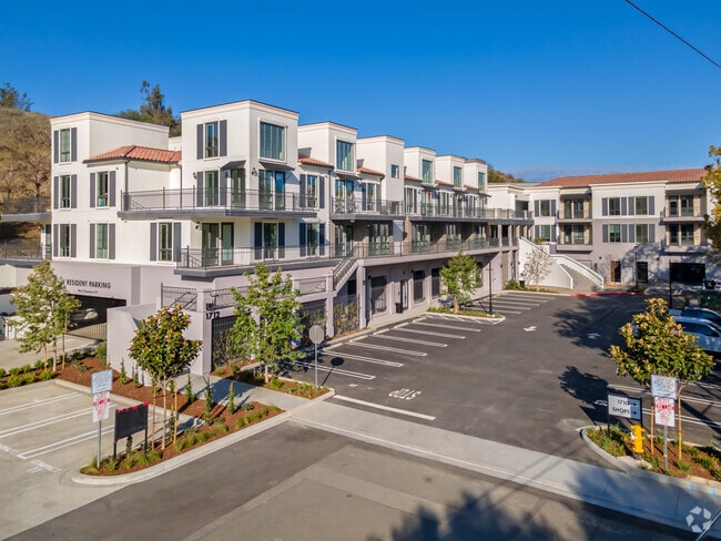Building Photo - 1710 on the BLVD Rental