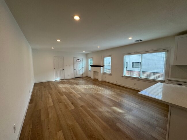 Photo - 1215 N Vista St Unit 1215