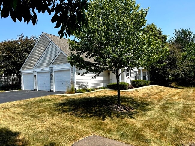 Photo - 2811 Rutland Cir