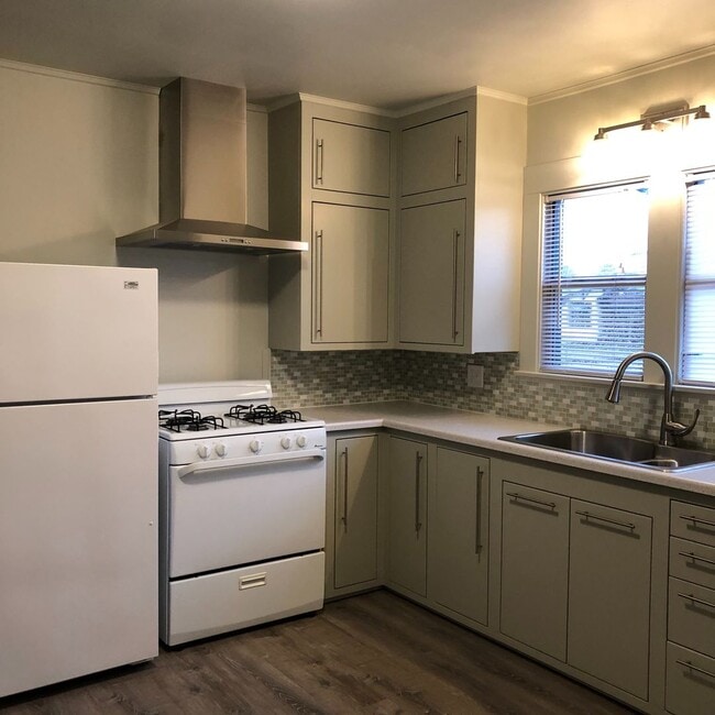 Photo - 2 Bedroom, 1 Bath Eureka Bungalow