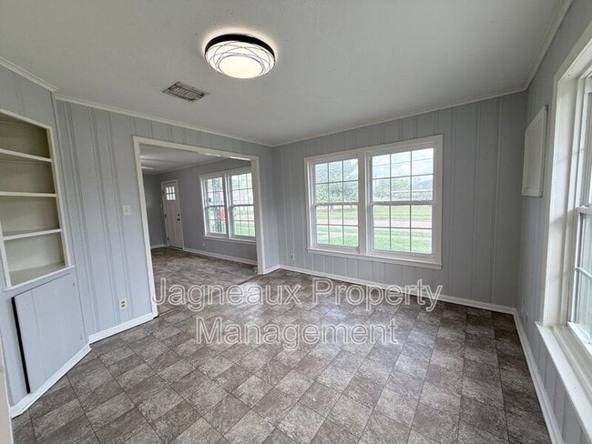 Photo - 3502 Center St