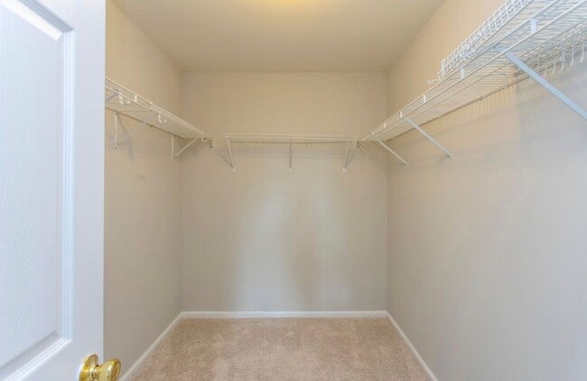 Photo - 105 Farrington Ct