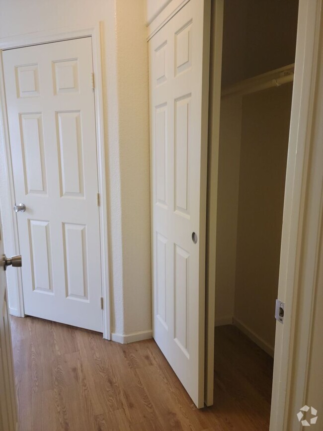 Building Photo - Single Story 3-Bedroom Rental
