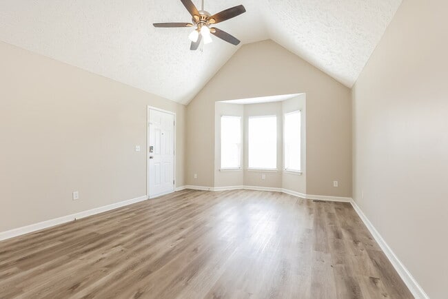 Photo - 1984 Old Castle Dr