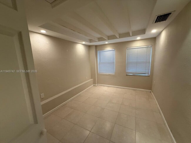 Photo - 2140 NE 183rd St