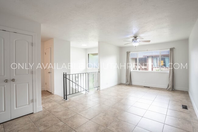 Photo - 338 Cedarwood Dr