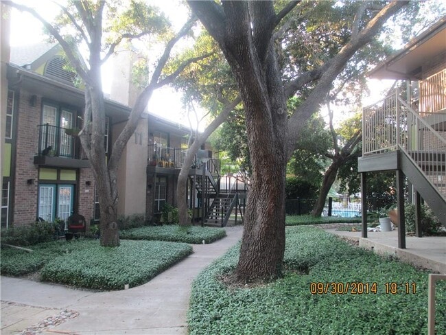 Photo - 7685 Northcross Dr Unit 906